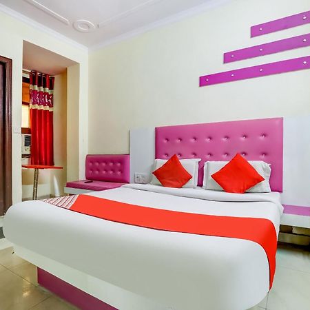 Hotel O Tushar Continental New Delhi Exterior foto